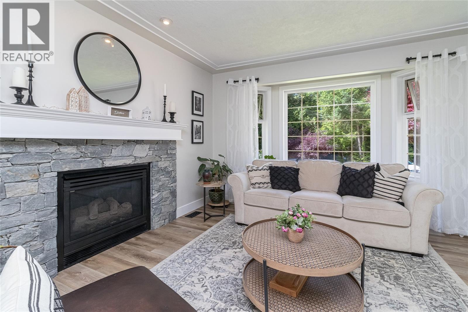 1650 Tatlow Rd, North Saanich