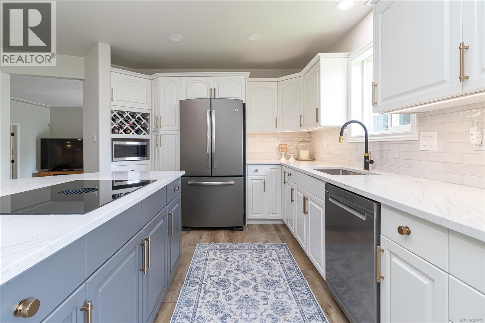 1650 Tatlow Rd, North Saanich
