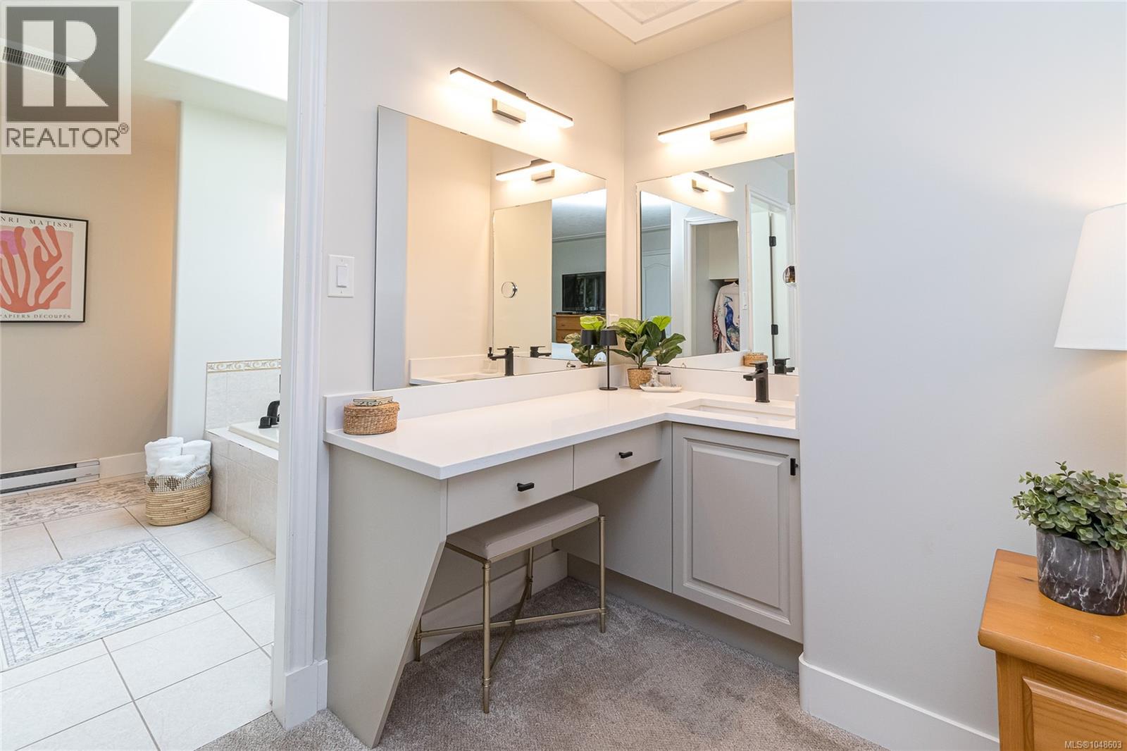 1650 Tatlow Rd, North Saanich