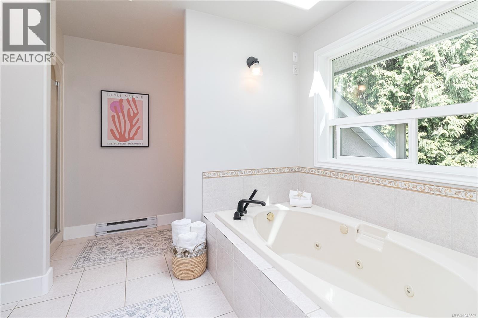 1650 Tatlow Rd, North Saanich