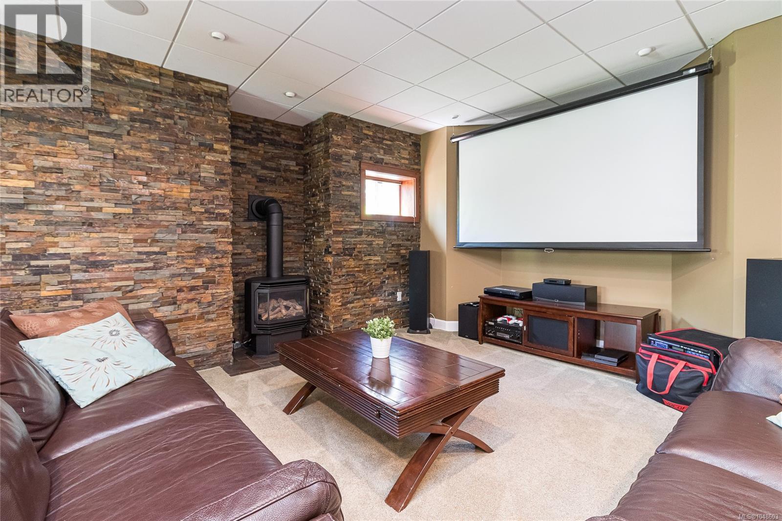1650 Tatlow Rd, North Saanich