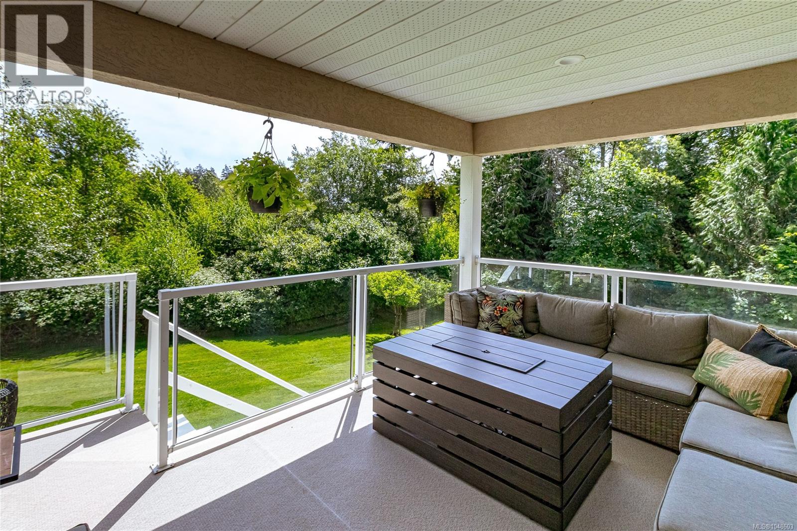 1650 Tatlow Rd, North Saanich