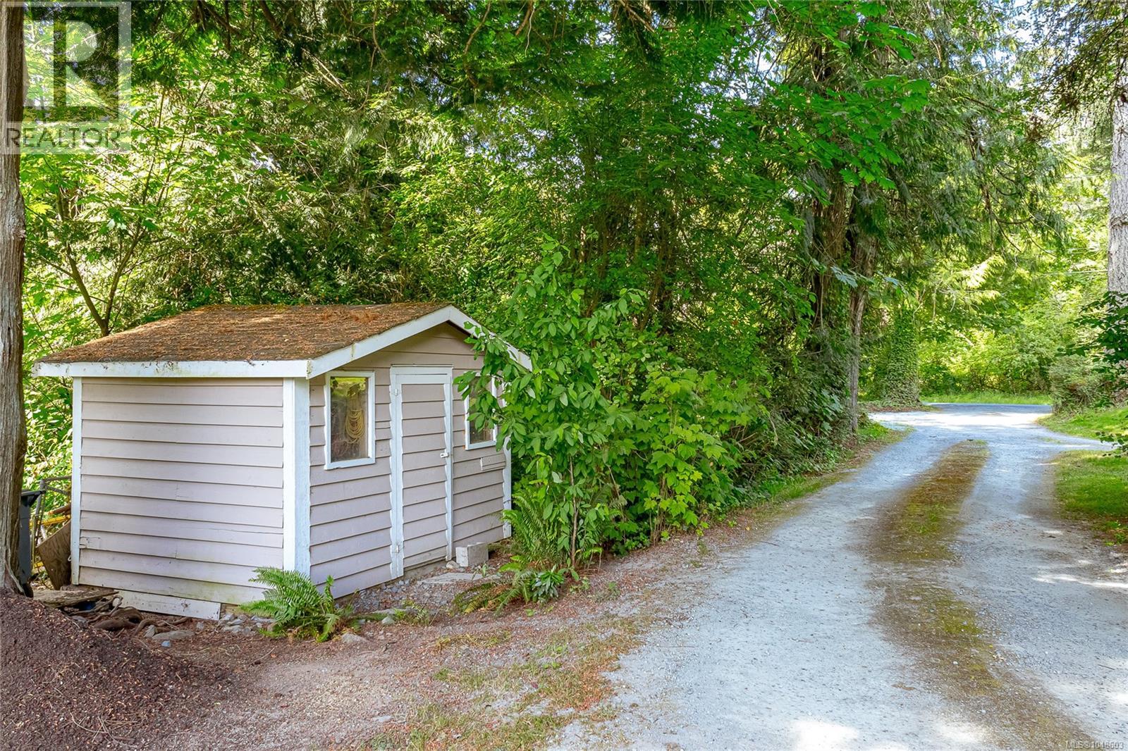 1650 Tatlow Rd, North Saanich