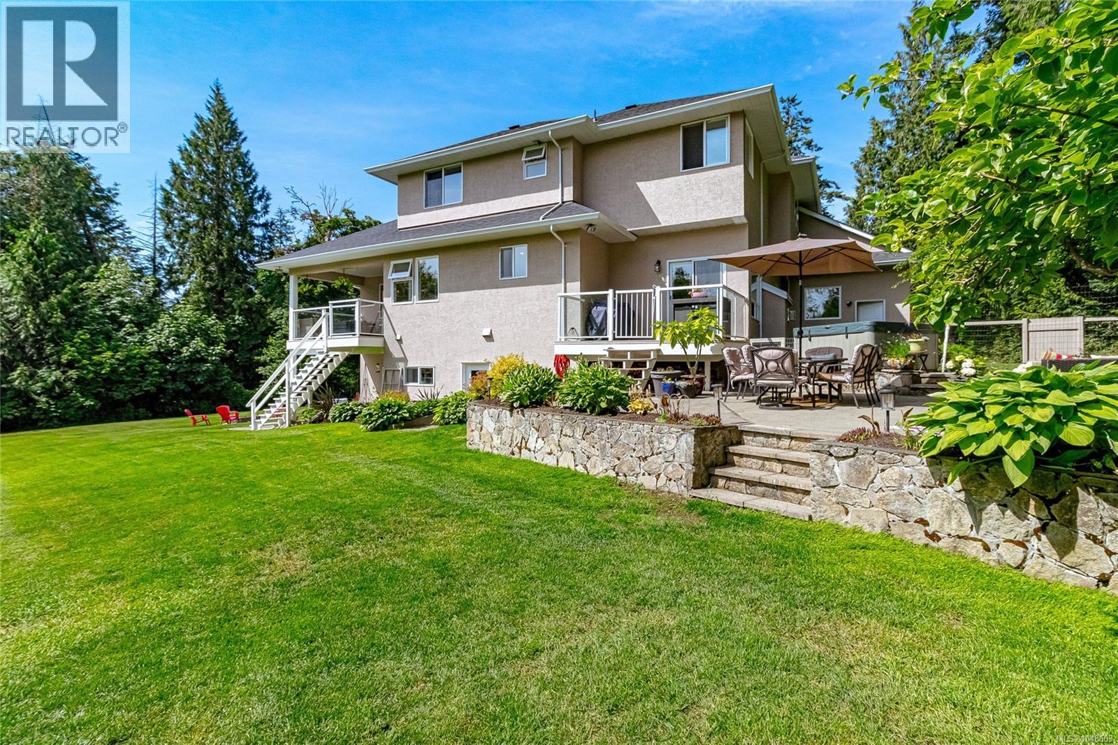 1650 Tatlow Rd, North Saanich