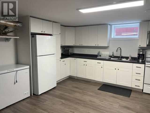 15 Kitchener RD - Image 10