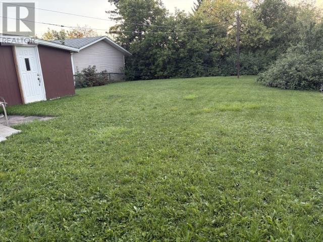 15 Kitchener RD - Image 16