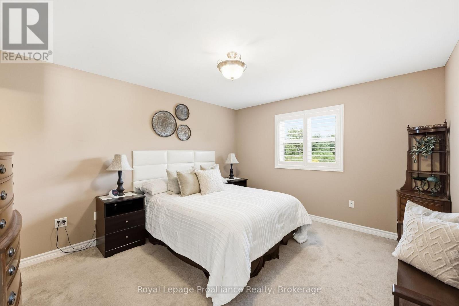 56 ROYAL GALA DRIVE - Image 24
