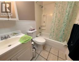 Family room - 5040 48th Street, Hardisty, AB T0B0V0 Photo 8