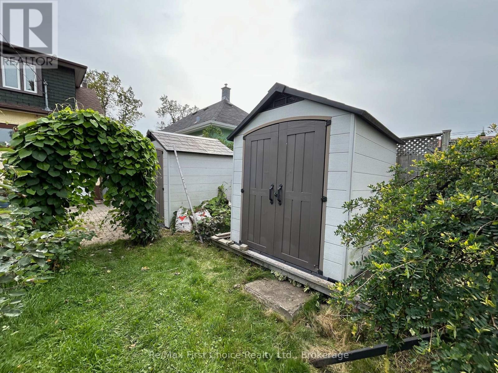 245 FRANCIS STREET W - 41
