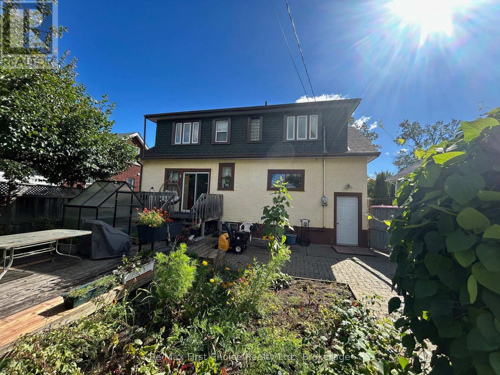 245 FRANCIS STREET W - Image 35