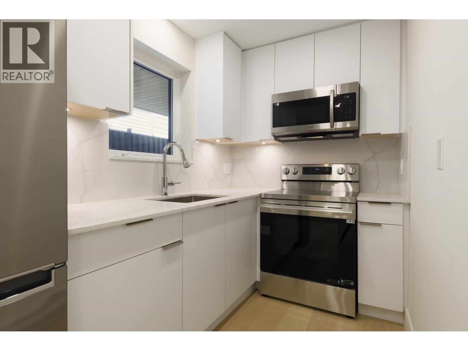 2066 E 1ST AVENUE, Vancouver