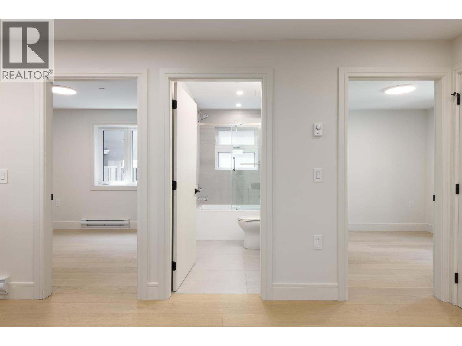 2066 E 1ST AVENUE, Vancouver