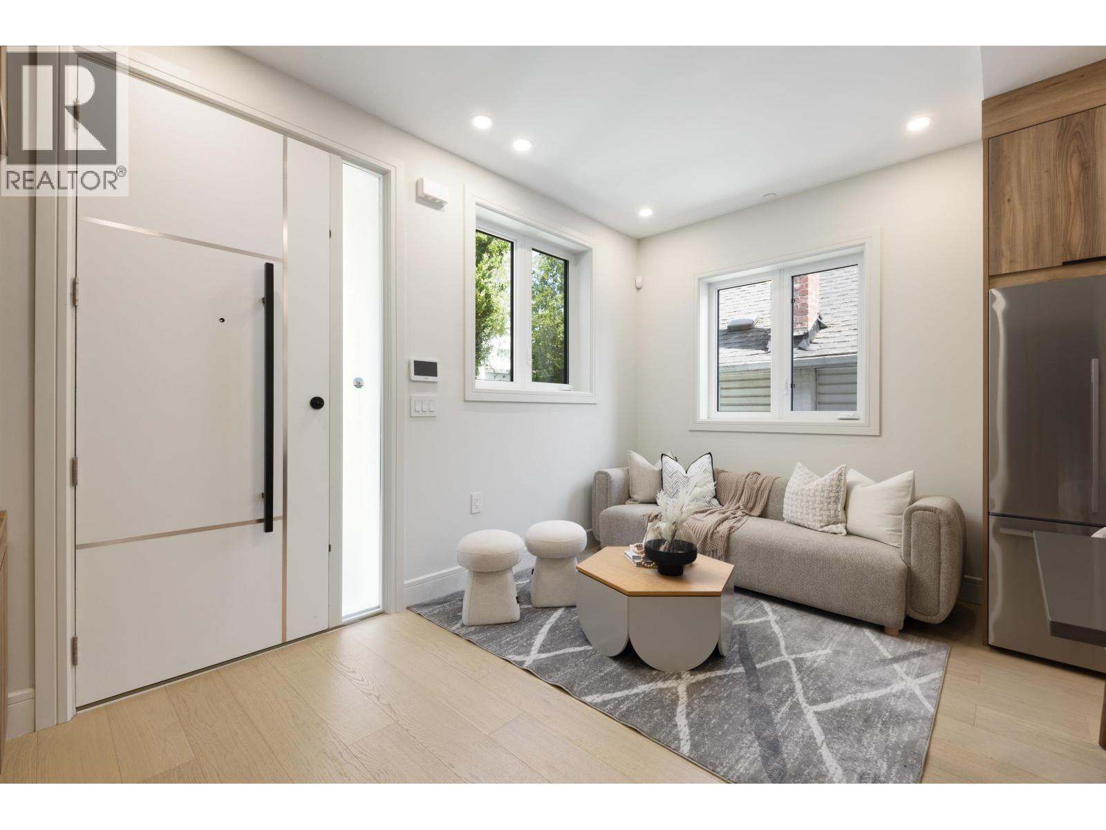 2066 E 1ST AVENUE, Vancouver