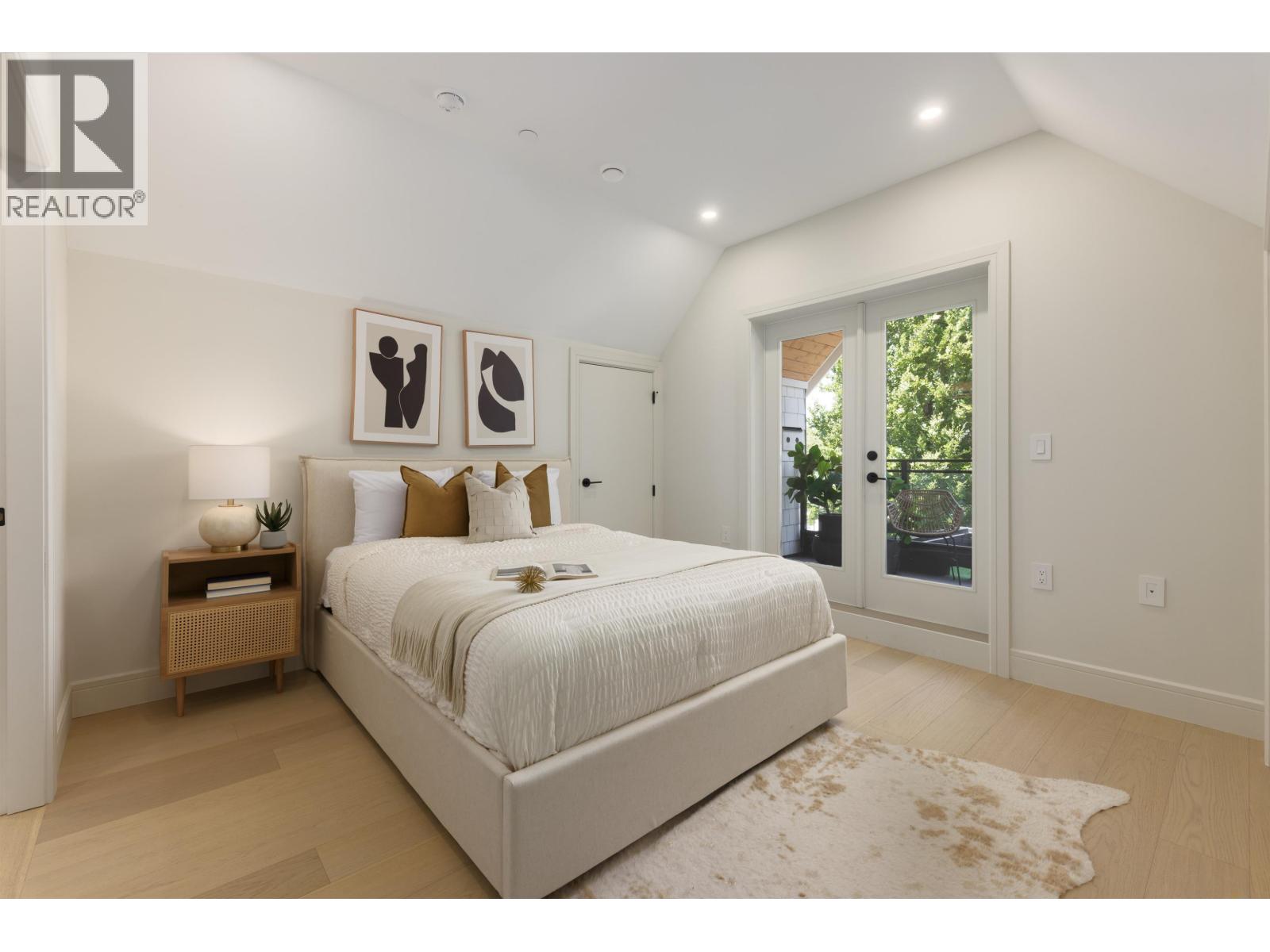 2066 E 1ST AVENUE, Vancouver