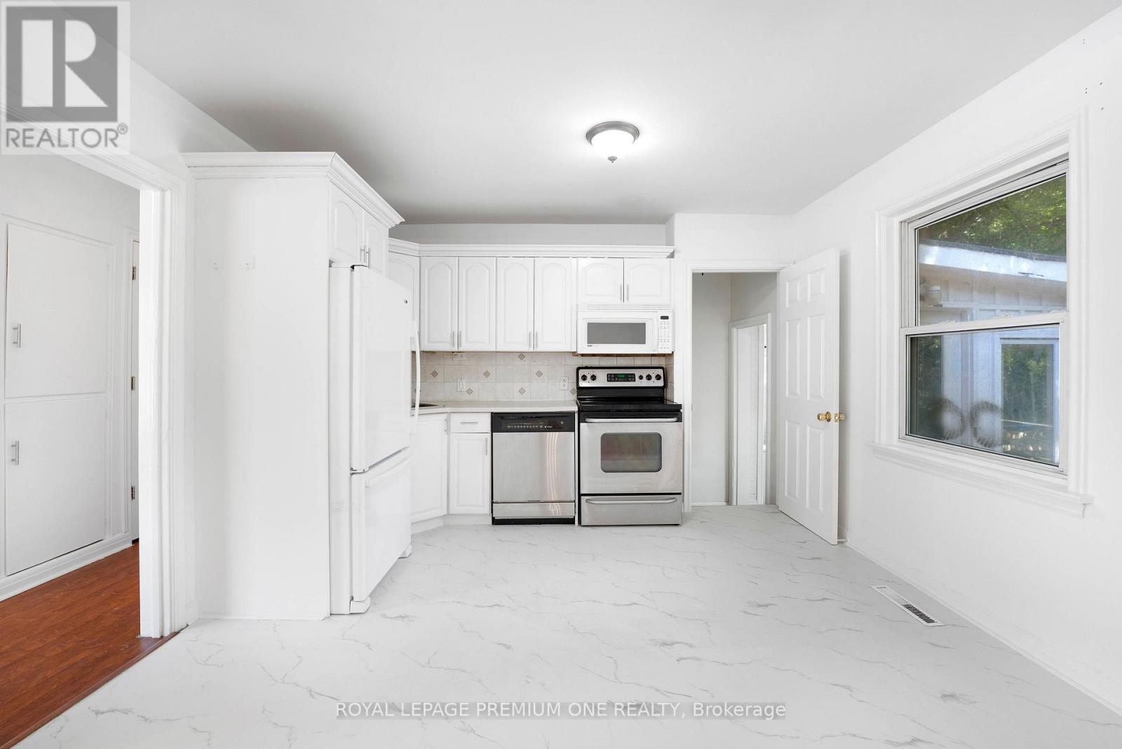 MAIN LEVEL - 139 MCKEE AVENUE, Toronto (Willowdale East) — photo 3