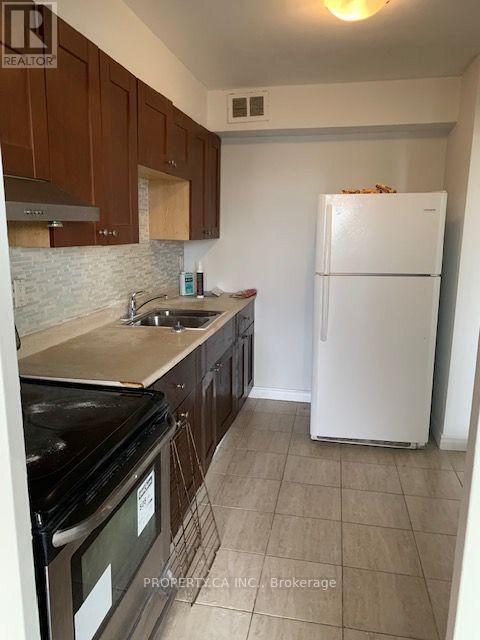 411 - 10 PARKWAY FOREST DRIVE, Toronto (Henry Farm) — photo 2