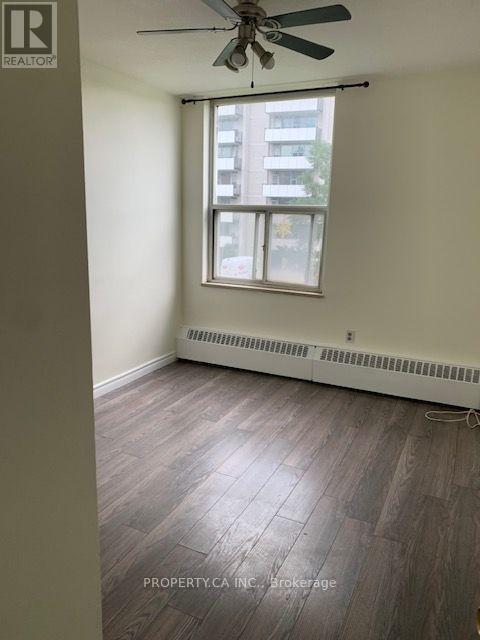 411 - 10 PARKWAY FOREST DRIVE, Toronto (Henry Farm) — photo 8