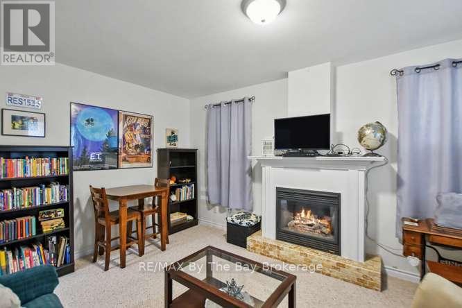 90 MEADOWLARK BOULEVARD - 25