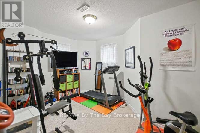 90 MEADOWLARK BOULEVARD - Image 29