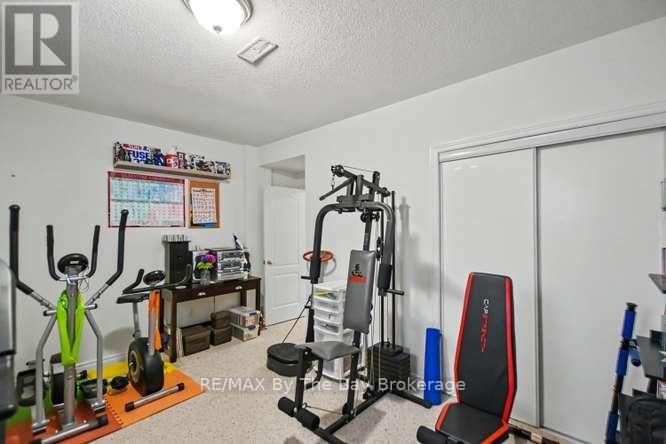 90 MEADOWLARK BOULEVARD - 30