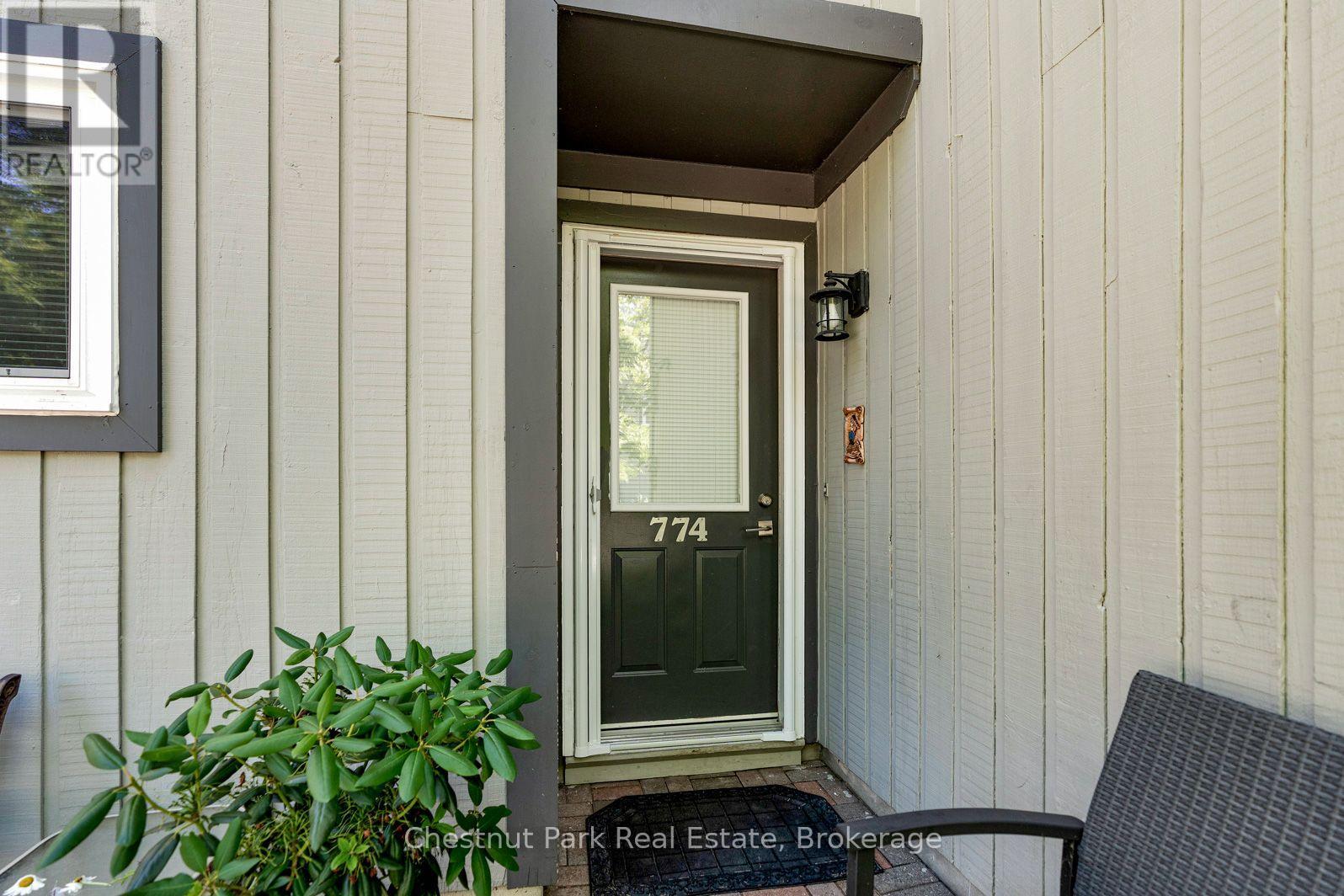 774 JOHNSTON PARK AVENUE, Collingwood — photo 2