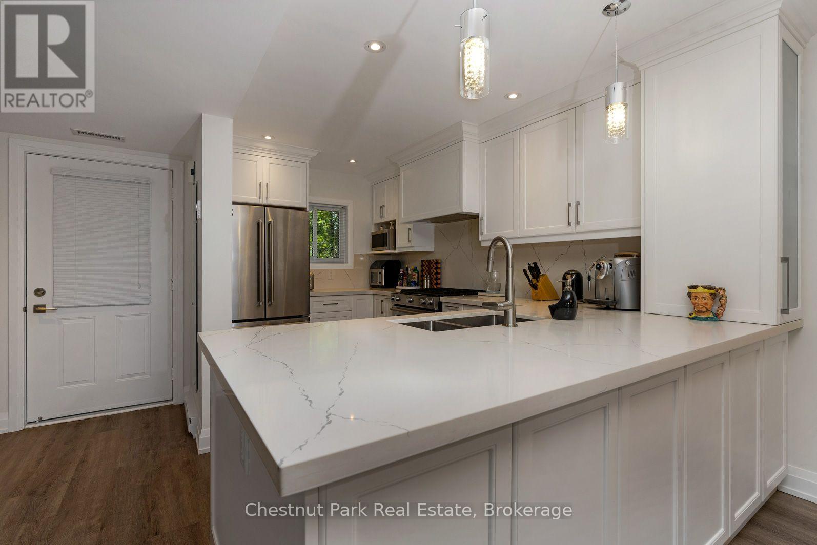 774 JOHNSTON PARK AVENUE, Collingwood — photo 7
