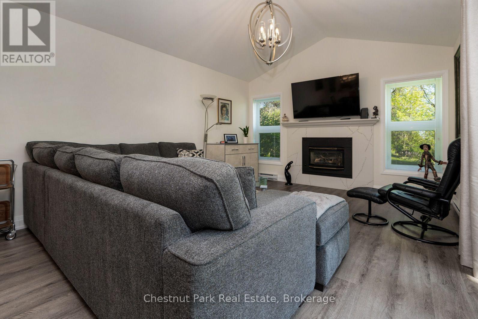 774 JOHNSTON PARK AVENUE, Collingwood — photo 9