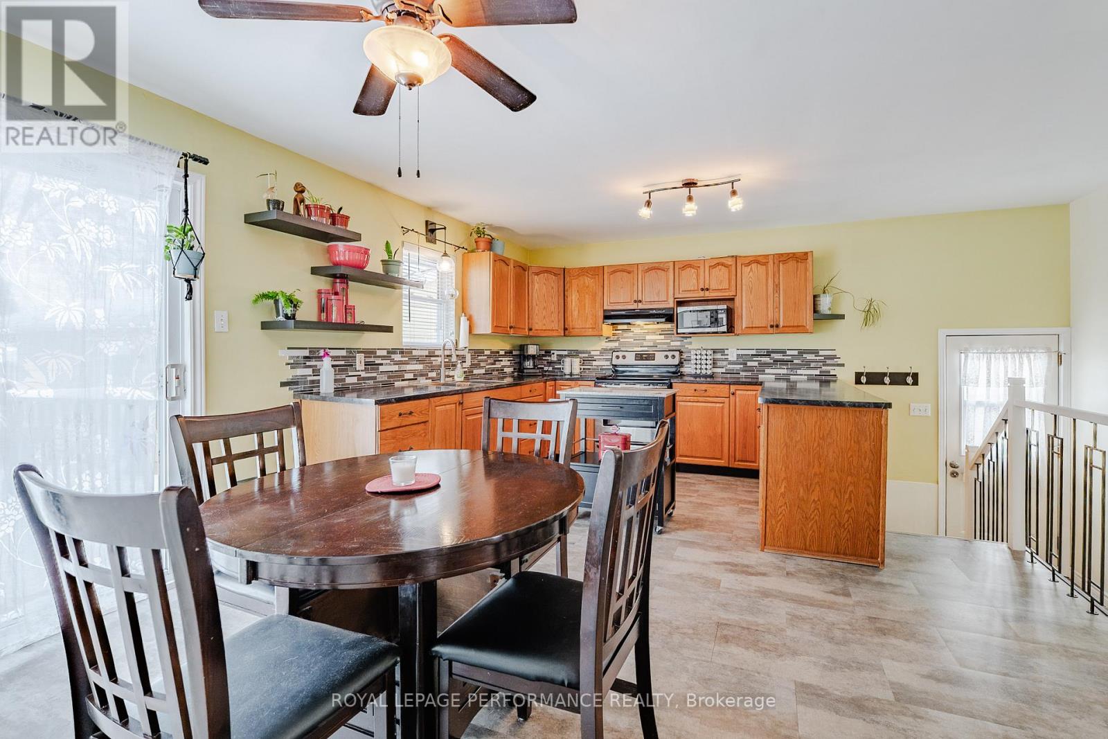 3301 ROSS AVENUE - 9