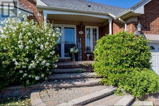 13 MCGREGOR DRIVE, Ajax (Northwest Ajax) — photo 2