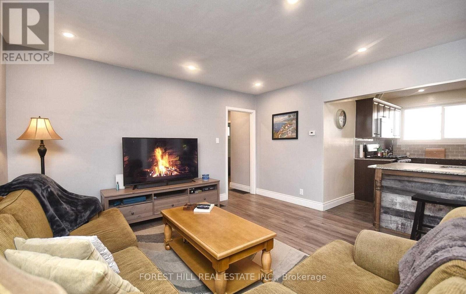 MAIN FL - 304 DEMAINE CRESCENT, Richmond Hill (Crosby) — photo 4