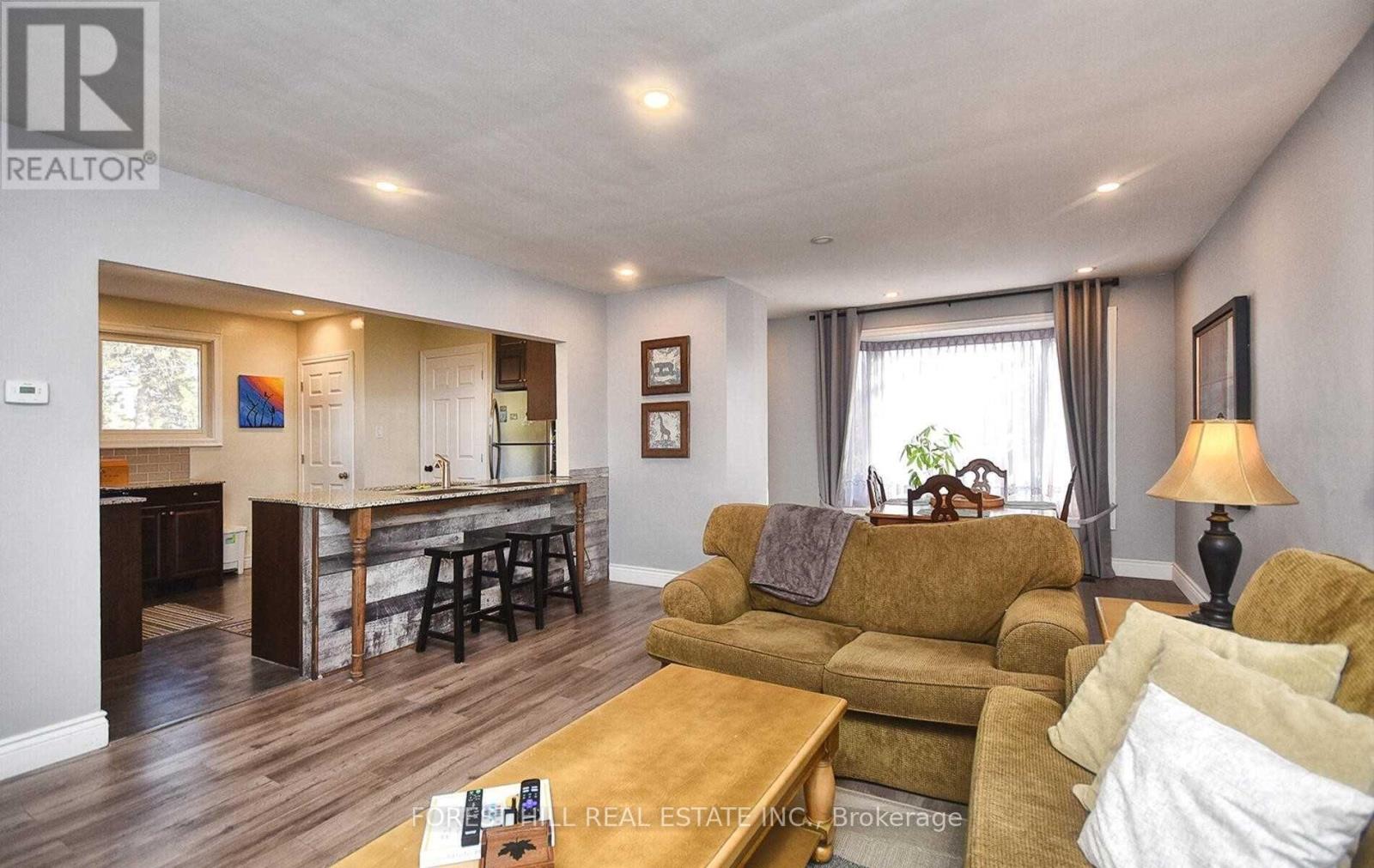 MAIN FL - 304 DEMAINE CRESCENT, Richmond Hill (Crosby) — photo 5