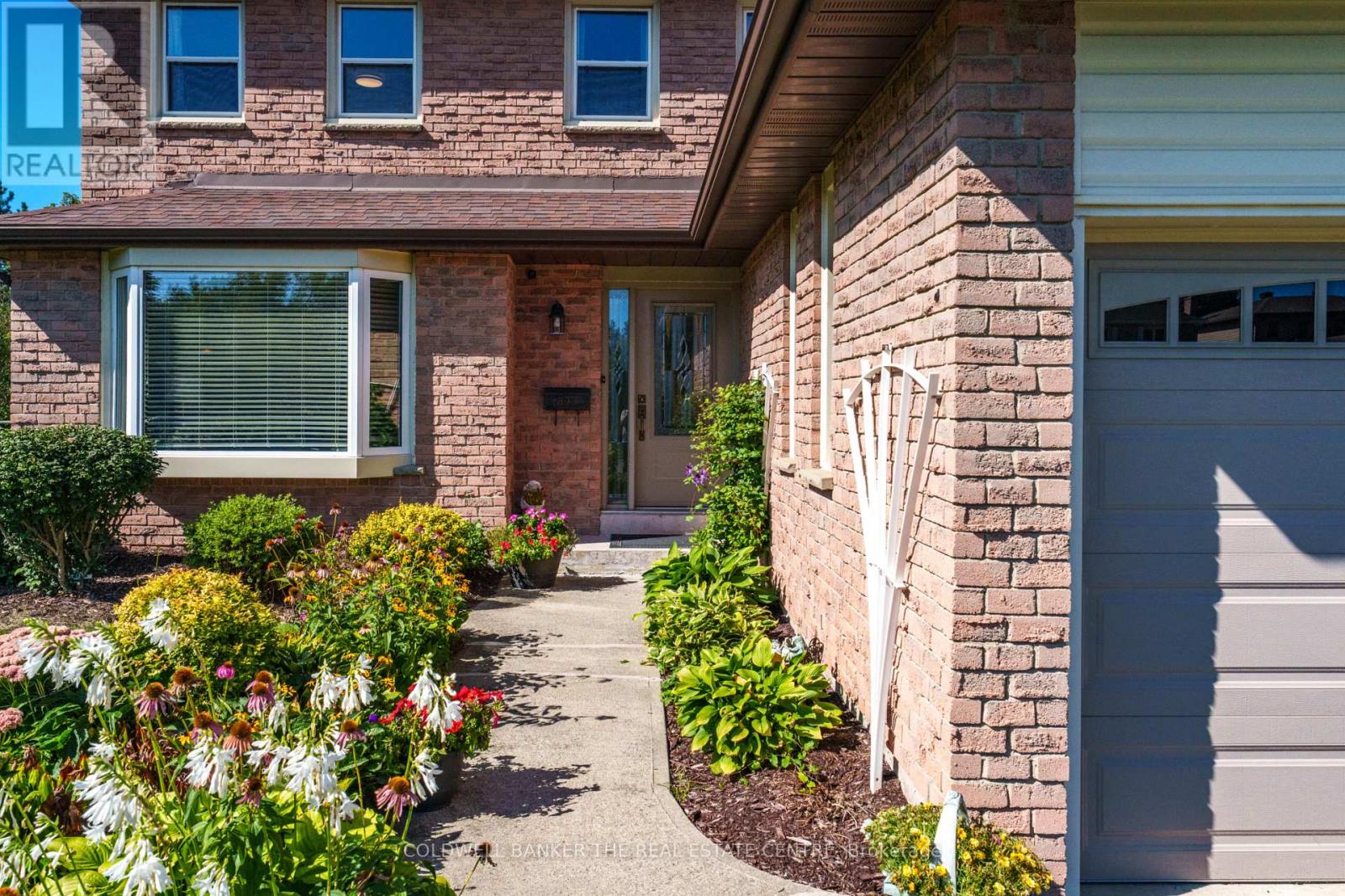 893 ARNOLD CRESCENT, Newmarket (Gorham-College Manor) — photo 2