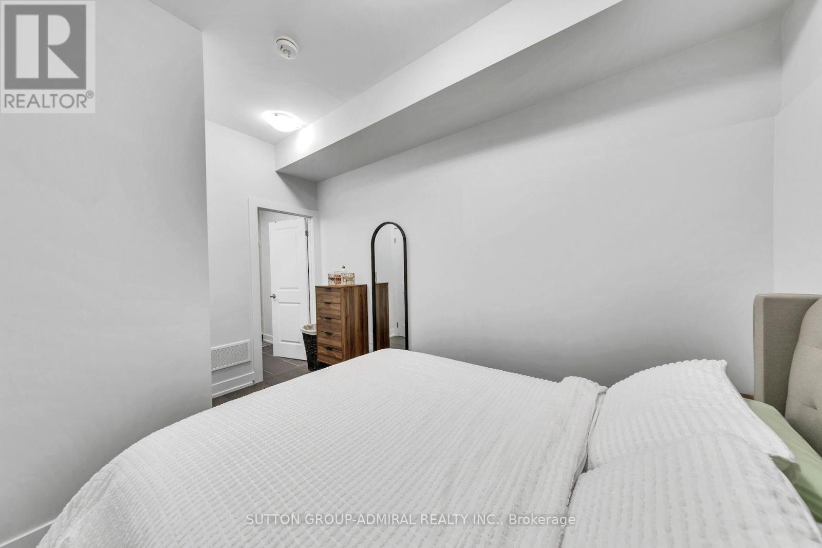#L-103 9560 ISLINGTON AVENUE - 24
