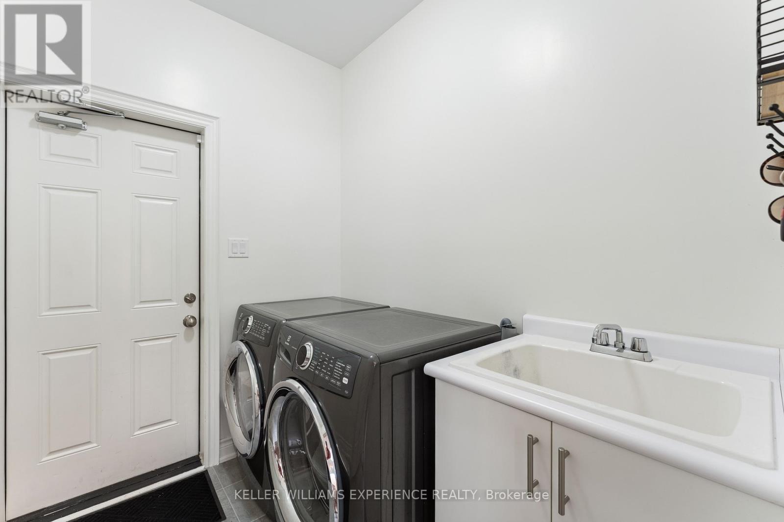 229 BLUE DASHER BOULEVARD - Image 12