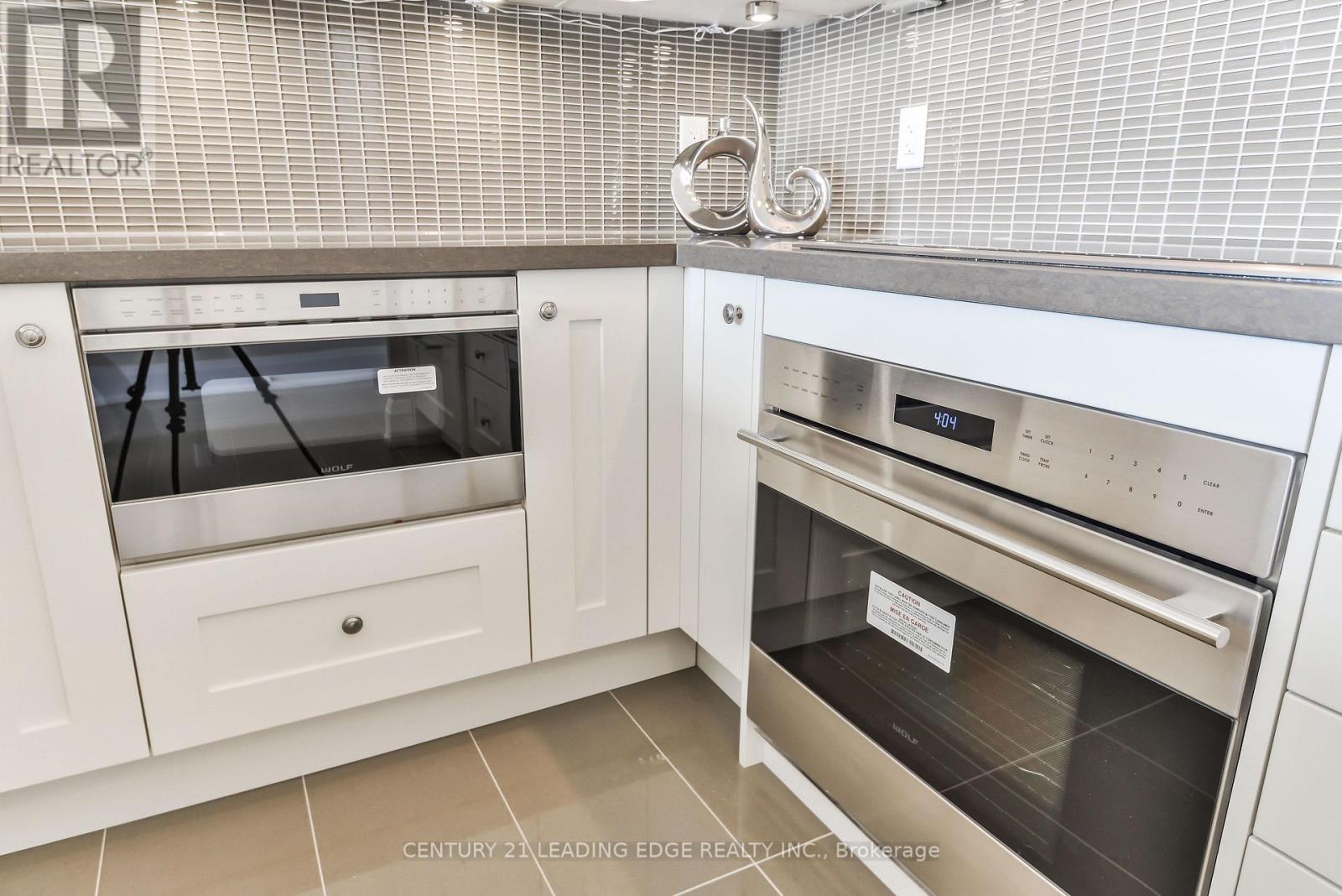 210 - 9 STOLLERY POND CRESCENT, Markham (Devil's Elbow) — photo 6
