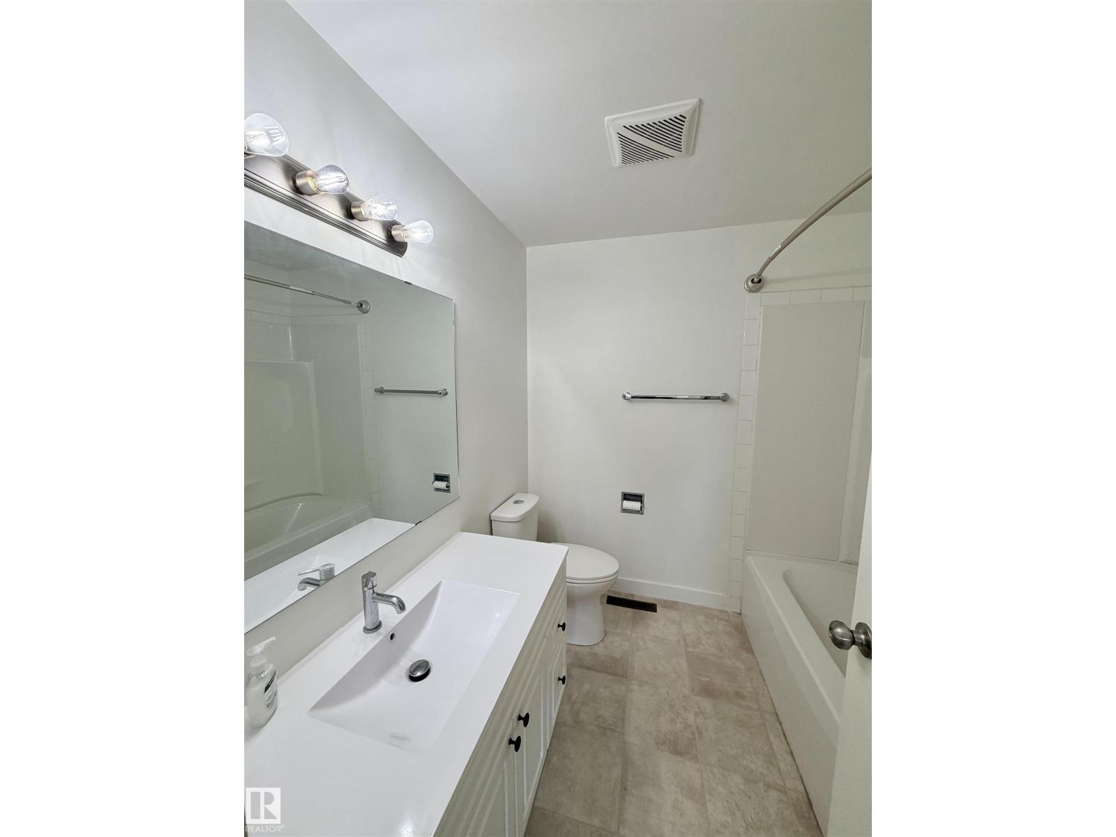 5113 45 ST - 11