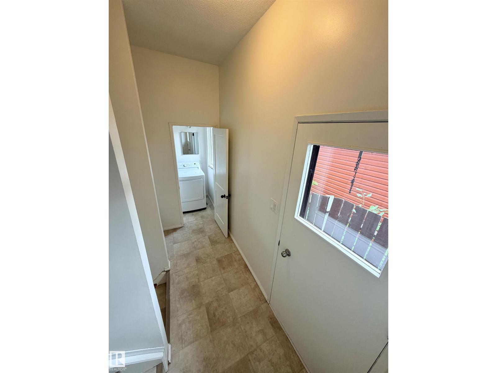 5113 45 ST - 15