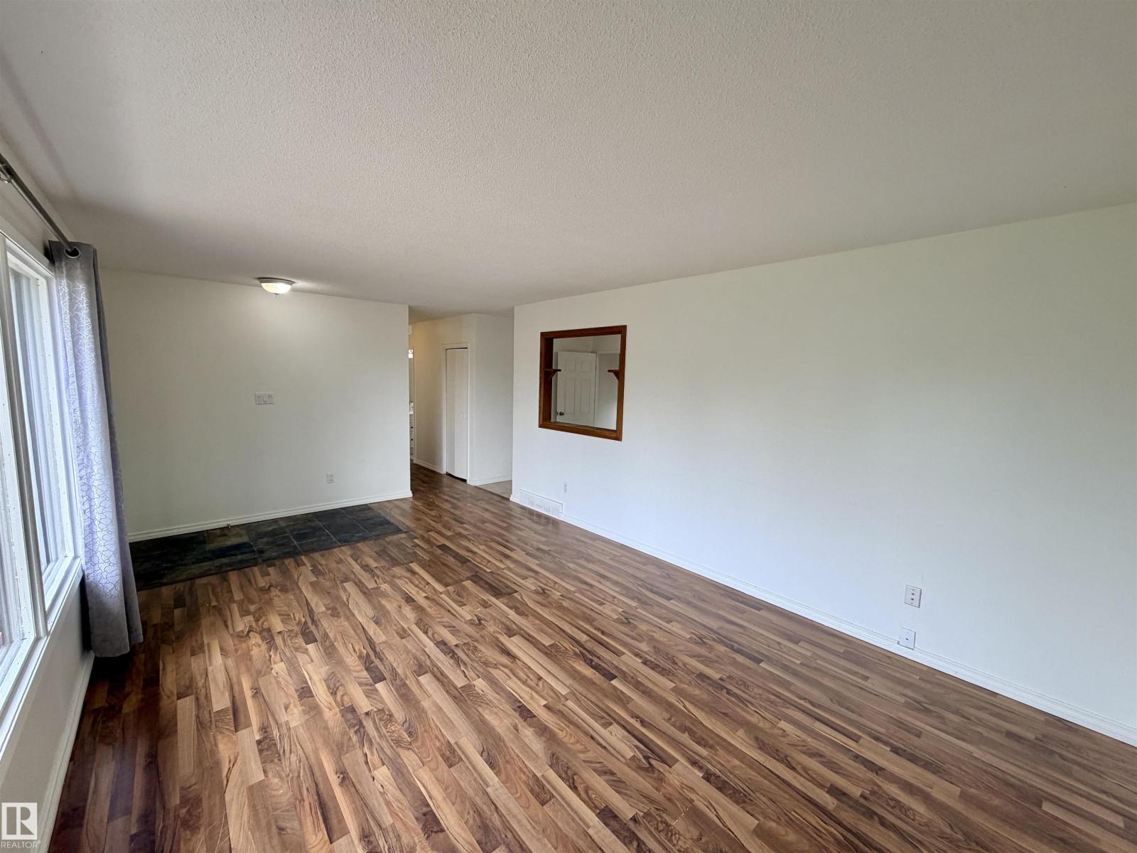 5113 45 ST - 4