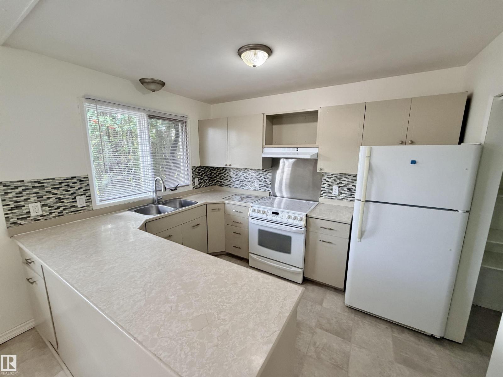 5113 45 ST - 7