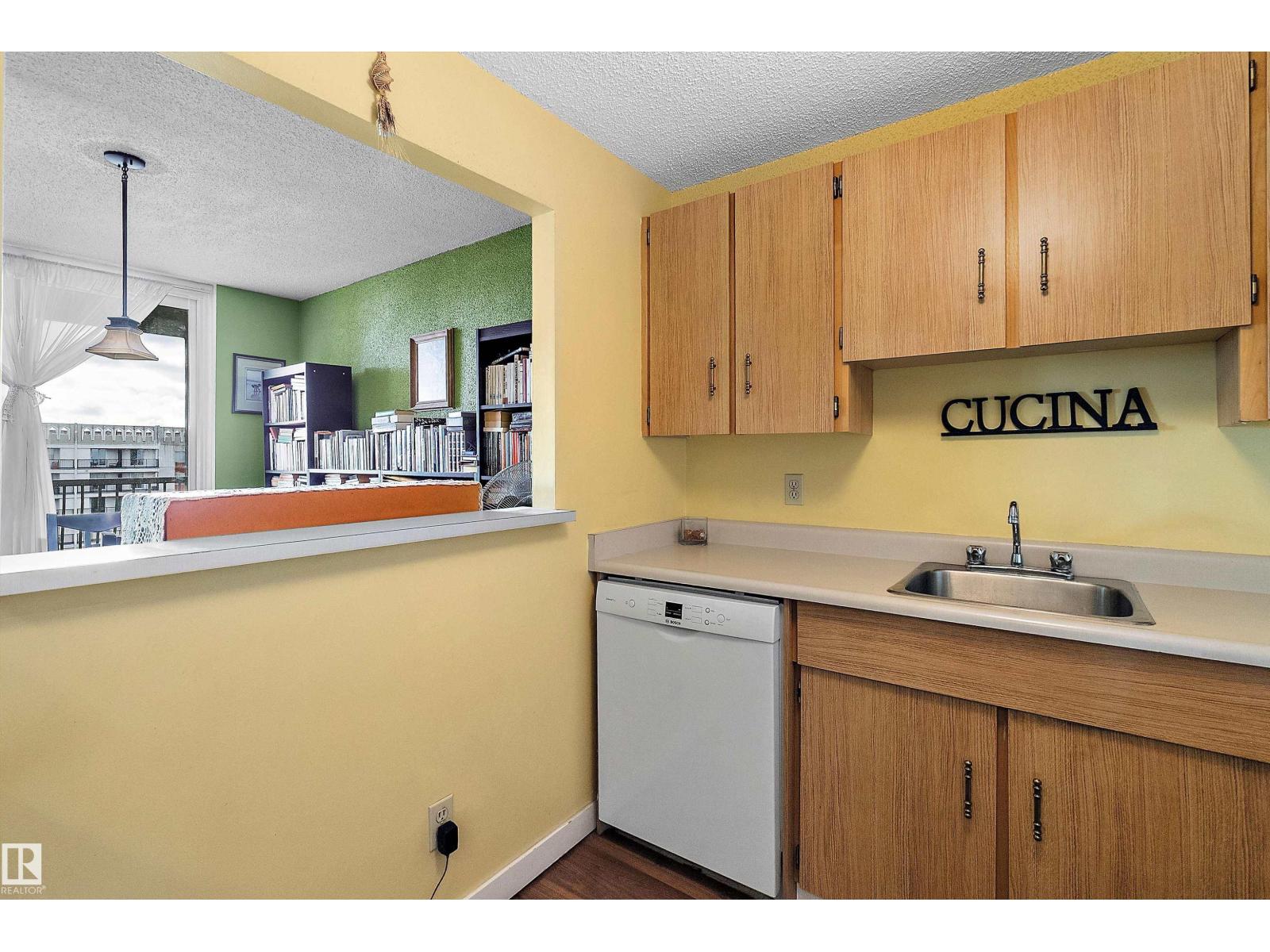 #1704 9916 113 ST NW - Image 10