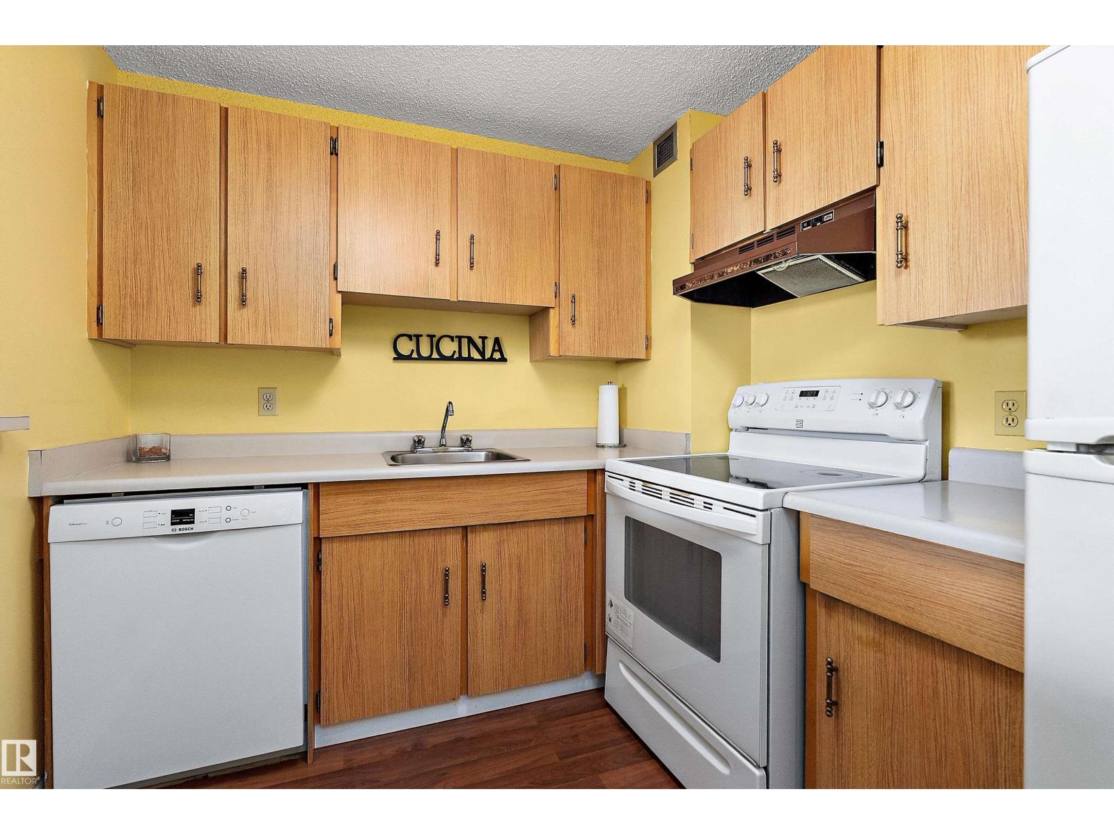 #1704 9916 113 ST NW - 8