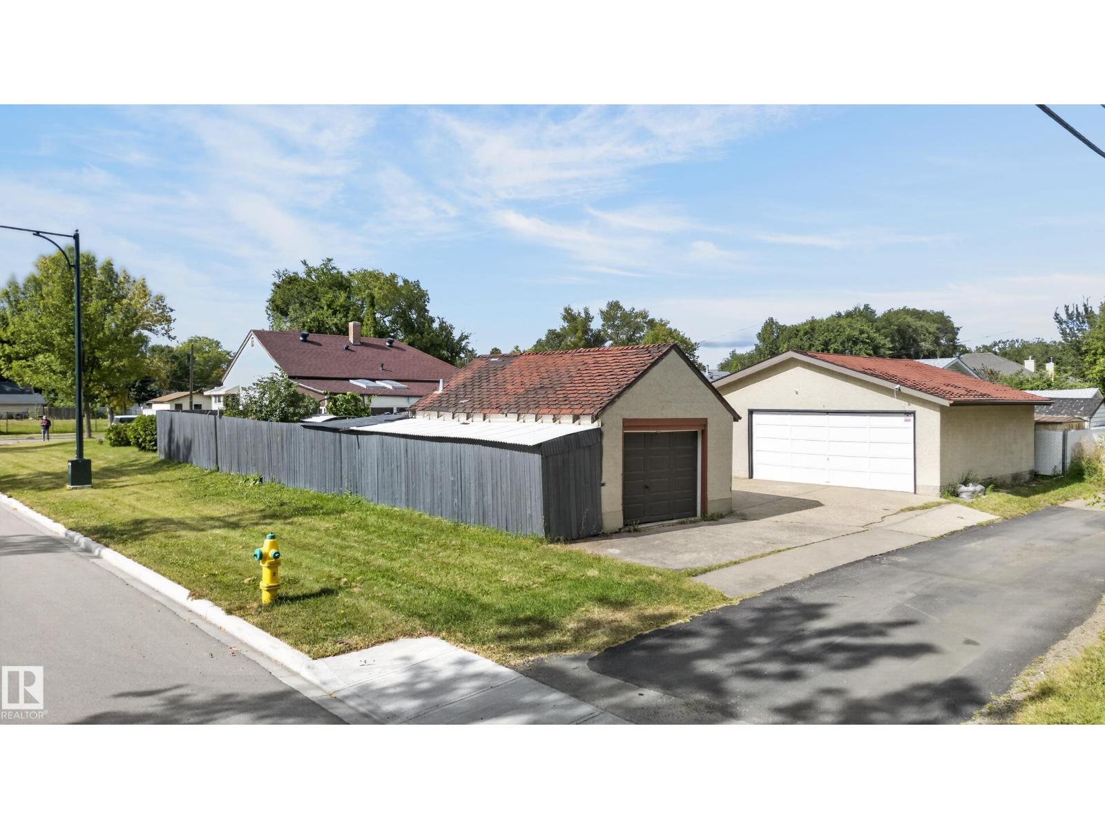 12309 80 ST NW - 6