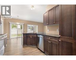 4pc Bathroom - 94 Somerset Lane Se, Medicine Hat, AB T1B0E8 Photo 6