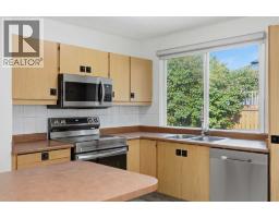 Den - 731 Queensland Drive Se, Calgary, AB T2J4S8 Photo 14