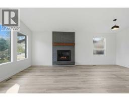 Kitchen - 731 Queensland Drive Se, Calgary, AB T2J4S8 Photo 7