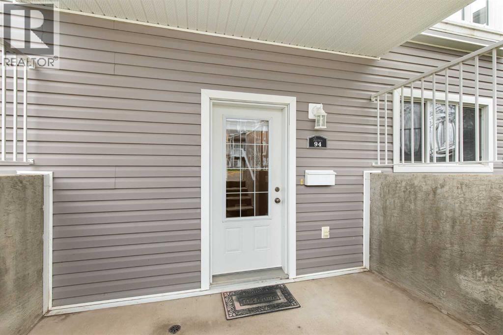 94 Somerset Lane SE - 2