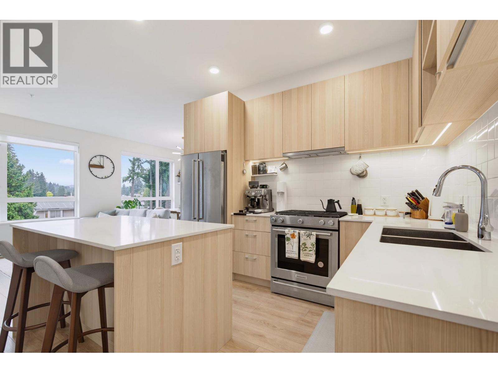 316 735 ANSKAR COURT, Coquitlam