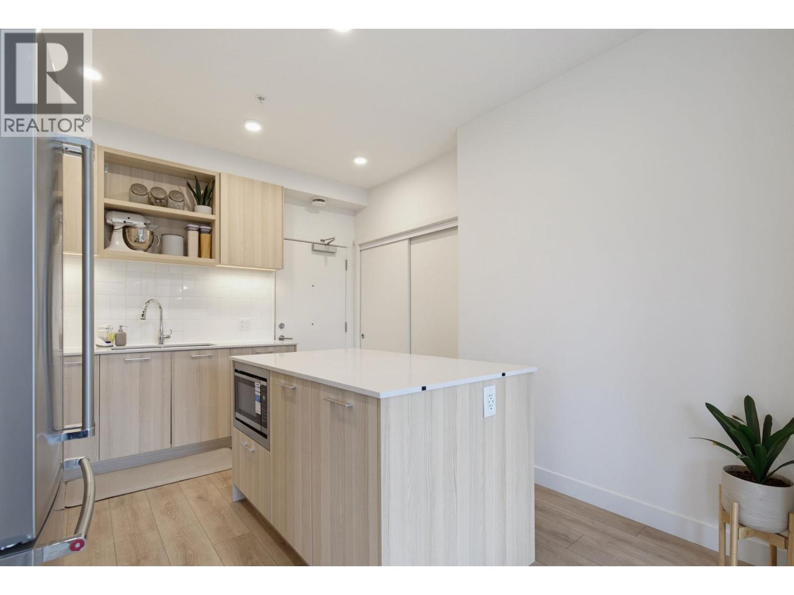 316 735 ANSKAR COURT, Coquitlam