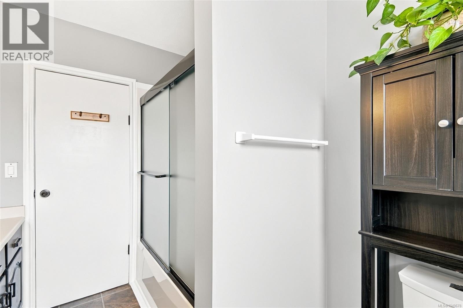 4066 21st Ave - Image 16