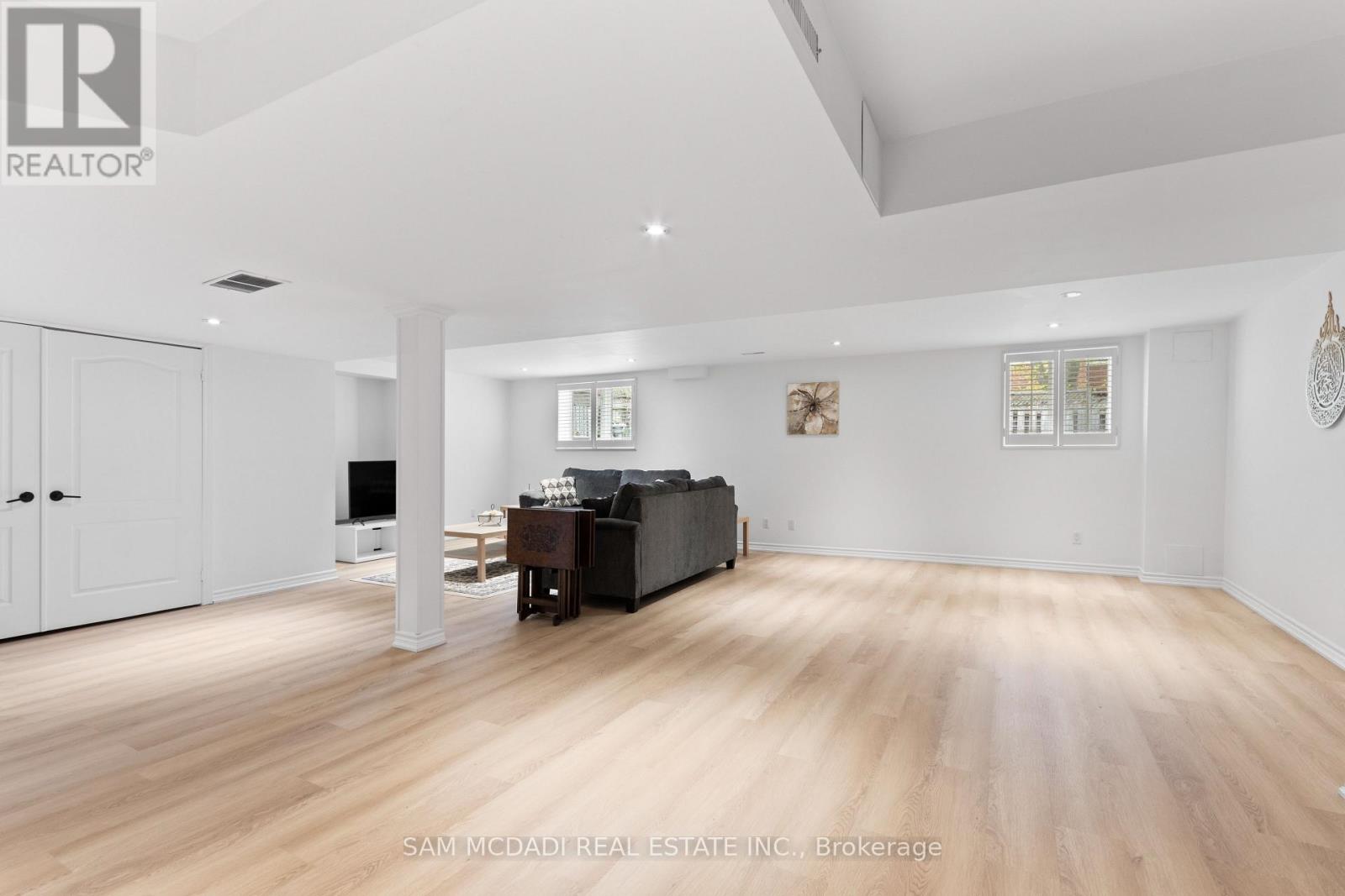 964 QUEEN STREET W - Image 38